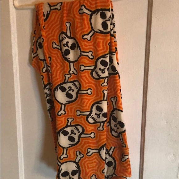 LuLaRoe TC2 Women’s Skull Legging - Picture 1 of 3
